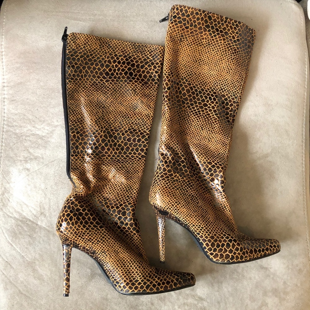 👢HOT!!! 🔥 Knee high snakeskin boots👢